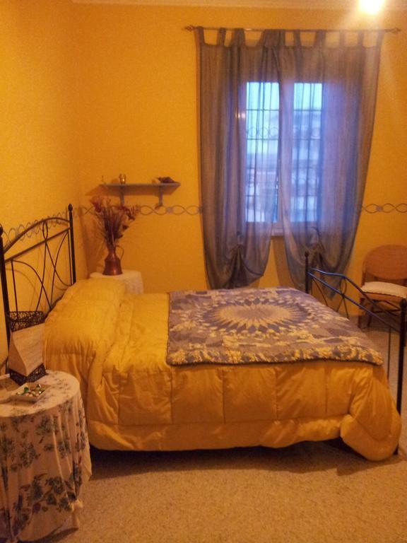 Bed and Breakfast Il Casaletto Di Laura Fiumicino Camera foto